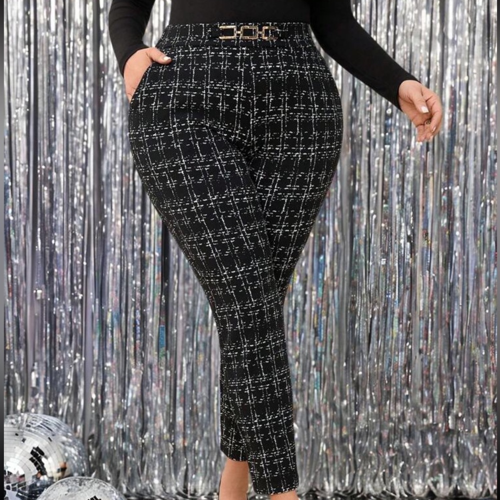Women's Black and White Patterned Pants 2Xl